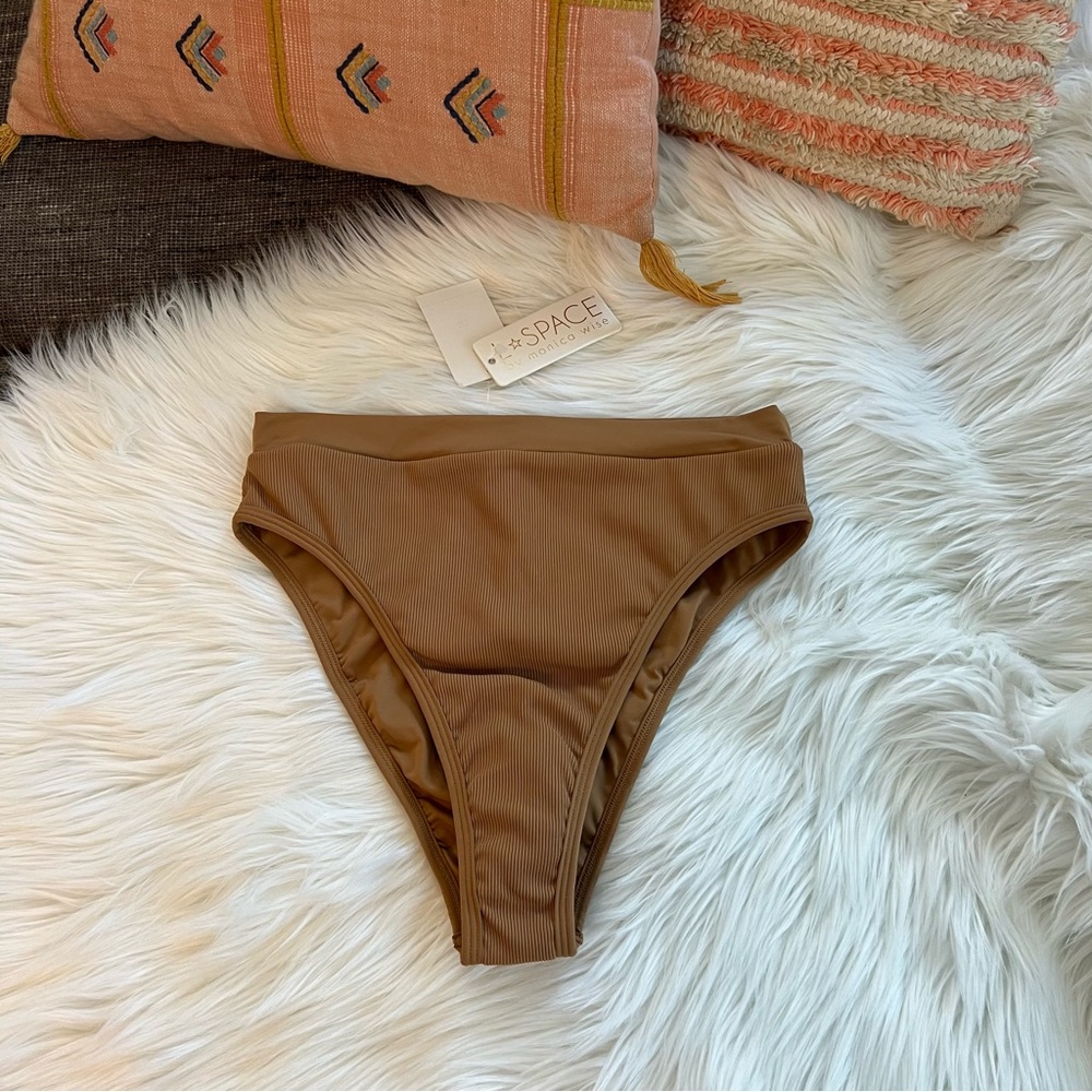 NEW l*space Frenchi Bottom Ribbed Camel Bitsy Cut